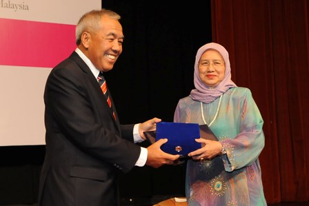 Prof Datin Paduka Dr Aini Ideris