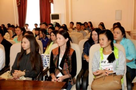 Staff and students of SKSU at the MOA.